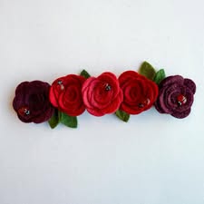 Red Rosette Mini Regina