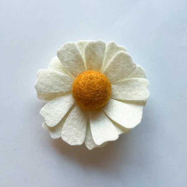 Dainty Daisy Enola